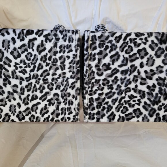 Two 11x11 Fuzzy Cloth Snow Leopard Print Storage Cubes Target - Picture 5 of 6